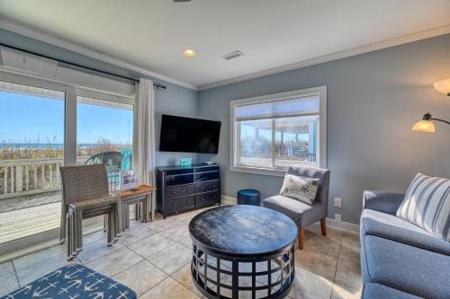 Oceanfront - Pet Friendly - Wraparound Porch