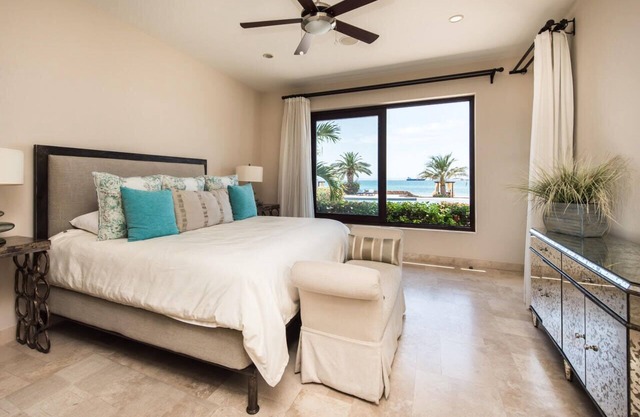 Oceanfront Residence with 3 Bedrooms