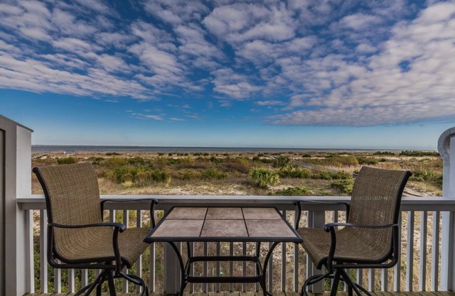 OCEANFRONT DECK! Villa with Awesome Views! Book Now!