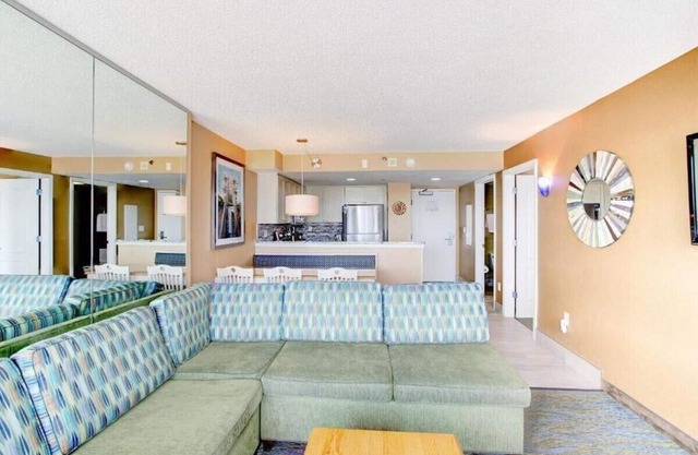 OCEANFRONT! Virginia Beach Boardwalk, 1-Bedroom, sleeps 6, beach, dolphins, fun