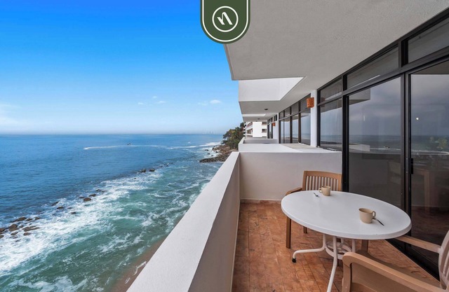 Oceanview 1 BR Condo - Pool - Cleaning Included