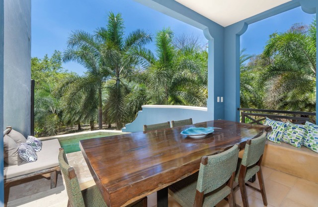 Oceanview Home, Plunge Pool, Steps from the Beach and Restaurants