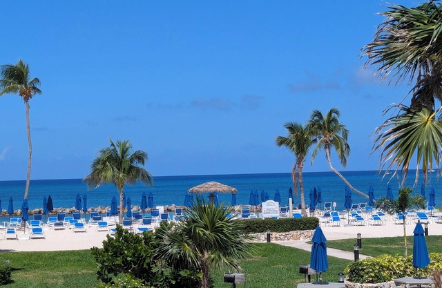 Oceanview renovated 2BR 2BA Sunset Cove condo 7 Mile Beach No daily resort fees