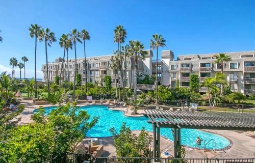 Oceanview Retreat - Steps to the Beach and 2 Pools