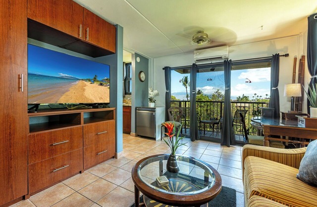 OceanViewStudio, Full-Size W/D, Dishwasher, 55"TV, Hotel-Zoned, Beach across St,