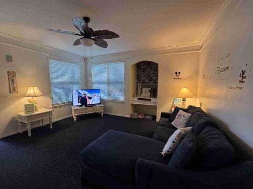 October Deal Only 97 dollars a night - Family Villa with a Pool FREE Disney Shuttle - 2 Bedrooms, 2 Baths -Sleeps 8- 3019