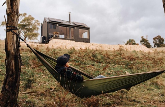 Off-Grid Cabin Surrounded by Nature - Emillie