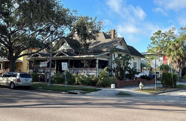 Off-street Parking - Walkable Downtown, Restaurants, Museums & Waterfront