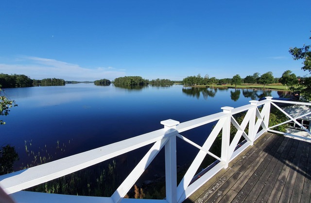 Off to the north: House Lena in southern Sweden for 2 - 4 people, directly on the lake