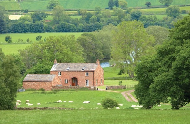 Offering stunning views of the Pennines and the river, Udford House sits next to the River Eamont