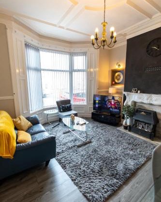 OG Stays- 4bedroom house, sleeps 8, Near Nissan & Stadium of light