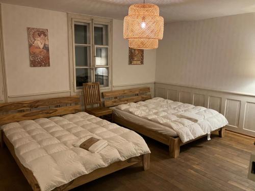 Old Charming Rustic Simple Swiss Flat 60m2 Authentic Center Burgdorf Parking Small Bath
