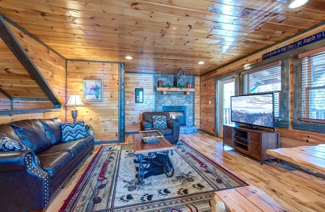 Old Hickory Lodge | Wooded Views + Arcade Room & Hot Tub!