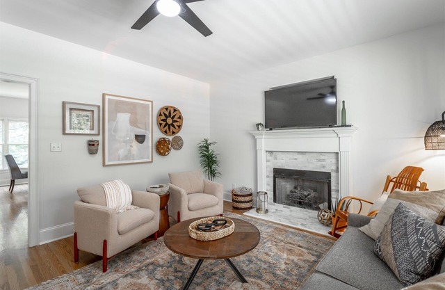 Oliver`s Landing | Walking Distance from Downtown! | 3 Bed, 2.5 Bath