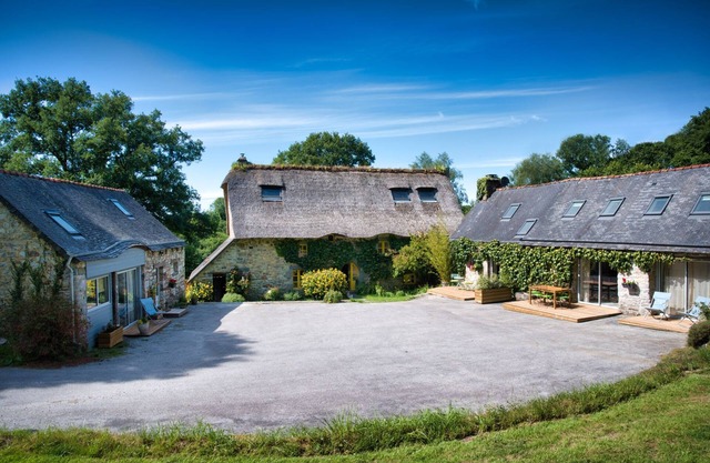 On a 3h property, in the heart of the forest, the gites du lety await you.