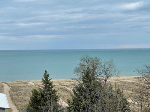 On Lake Shore Dr, Across St From Beach, Lake Views