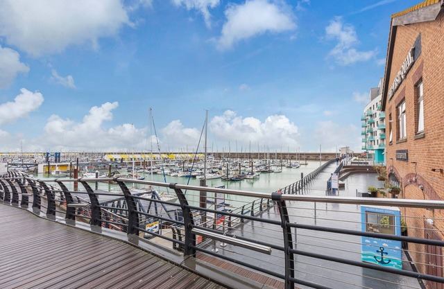 On the Water 3 with Free Parking | By My Getaways