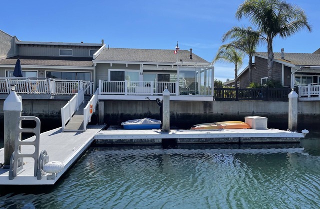ON THE WATER~ RESORT LIVING WITH A BOAT DOCK