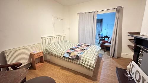 One Bed apartment -East London