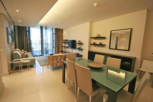One Bedroom Apartment - fully equipped Waterfront based, Va Marina Residential
