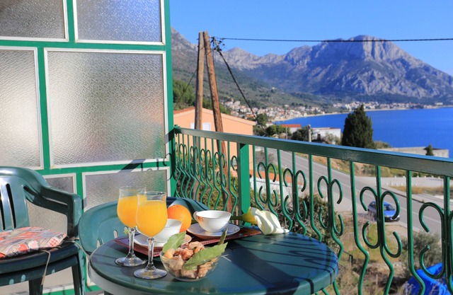 One bedroom apartment with balcony and sea view Podaca, Makarska (A-11588-c)