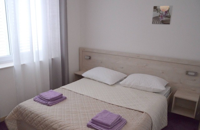 One bedroom apartment with balcony and sea view Jakišnica, Pag (A-4160-e)
