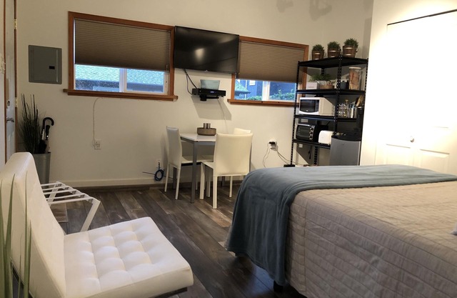 One Bedroom in West Vancouver