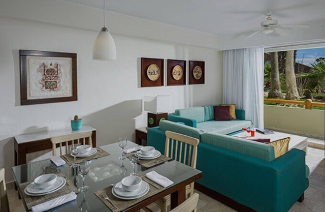 One or Two bedroom with kitchen in the Mayan Palace