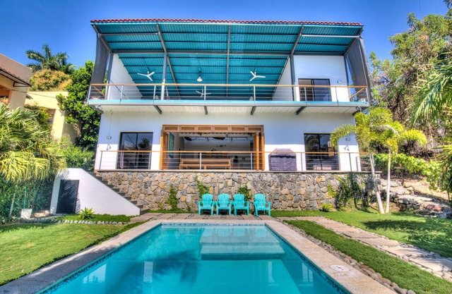 OneWaveSurfHouse Playa Sunzal - Brand New Ocean Villa!