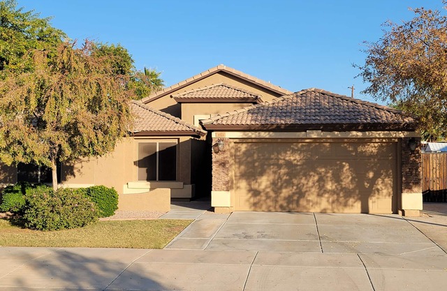 Only Minutes from Downtown Phoenix, the Airport and Sports Stadiums