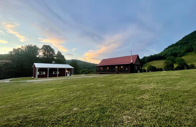 Open! WNC Mountain House w/New Furniture, Hot Tub, Lovely Setting on Sheep Farm