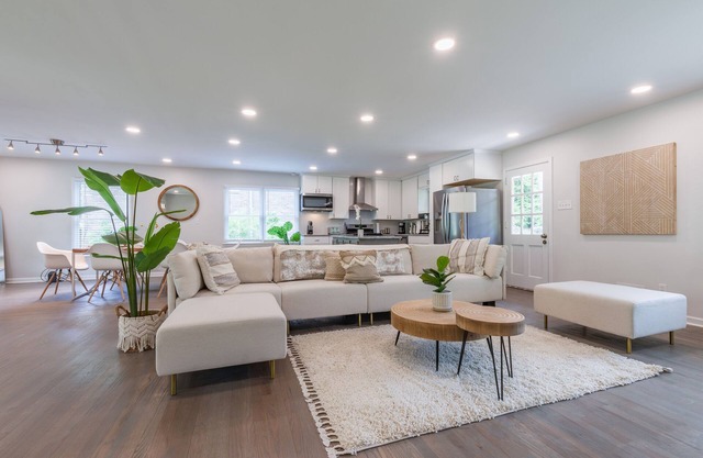 Opuluxe Boho Paradise Home: Unit #1 w/Private Entrance