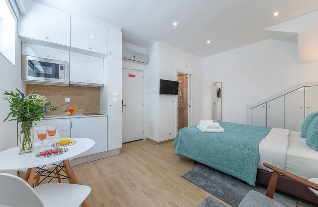 Orange 3 House - Chiado Studios