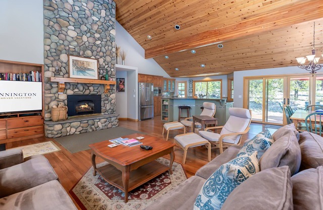 OREG36-Family and Dog Friendly Retreat w. AC