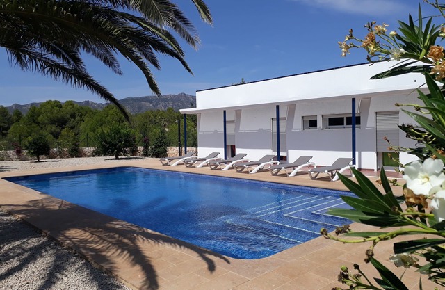 Original villa 500 m from the beach