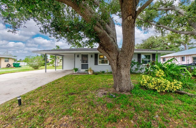Our Florida Dream Awaits: Sun-kissed Retreat, Family-Friendly Oasis