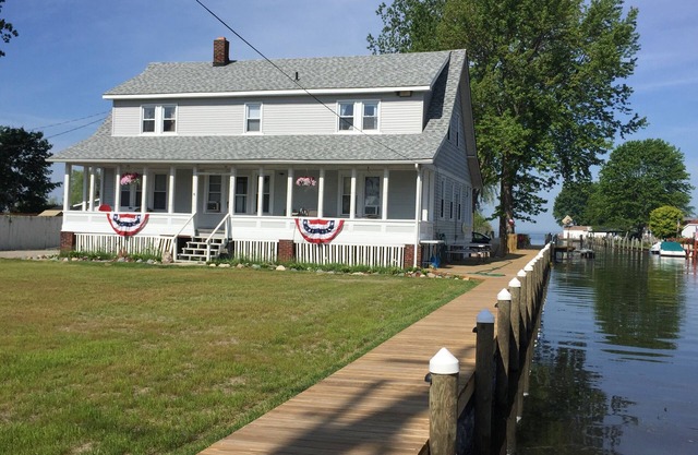 Our Starboard Cabin is clean & comfy & comes with boat slip & trailer parking!