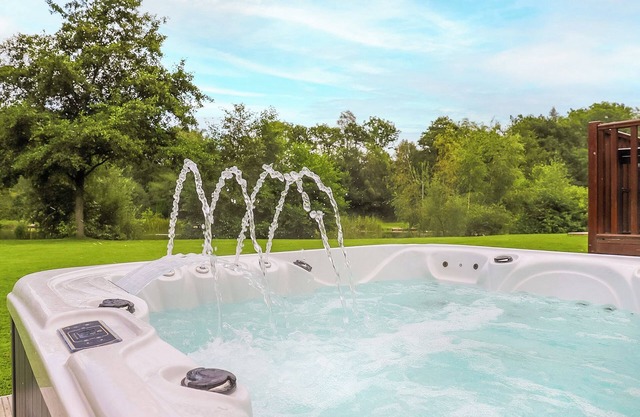 Our wonderful waterview lodges are situated around one of our beautiful lakes.