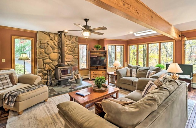 Outdoor Theater, Deck and Fire Pit Poconos Retreat