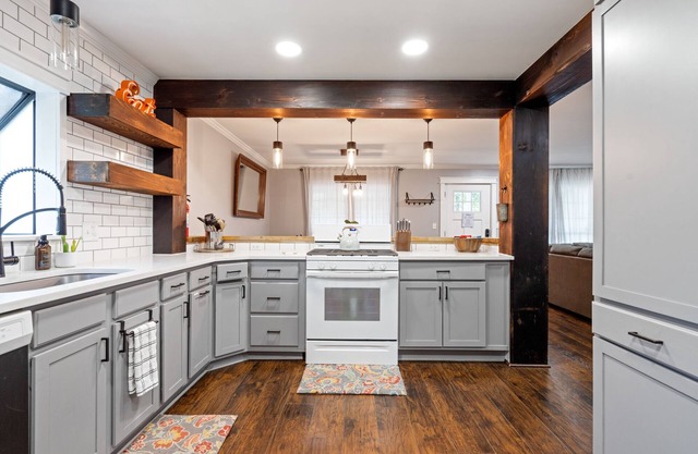 Outdoorsy Getaway Just 2 Miles To Lake Allatoona