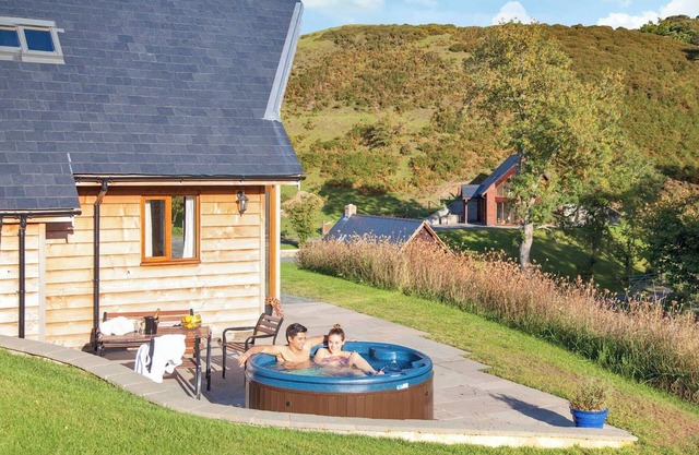 Outstanding open plan two storey lodge.