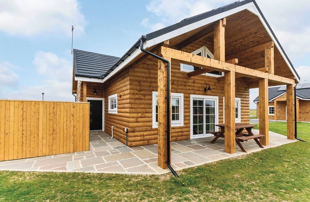 Outstanding, spacious and contemporary two storey lodge.