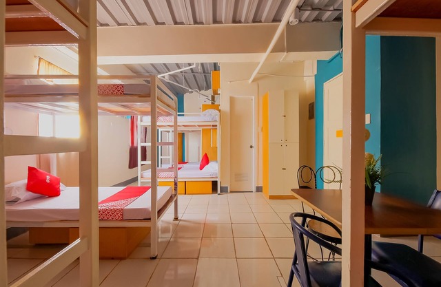 OYO 809 Crowne One Condo