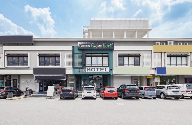OYO 90399 Green Home Hotel syariah