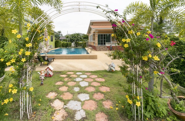 OYO 949 Sansuk Resort Paknampran