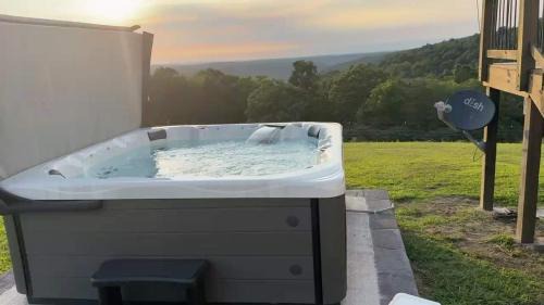 Ozark Escape - Hot Tub Mountain Views and Near Buffalo River
