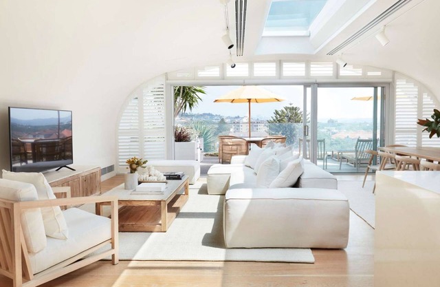 Pacific Penthouse by Contemporary Hotels