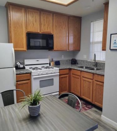 Pacific Plaza #604 - Coral Condo - 1BdrmD-K-QSofa