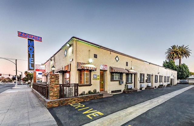 Pacifica Motel