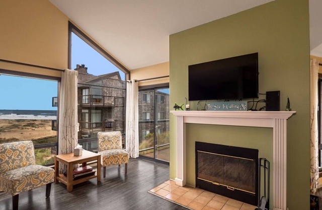 Pajaro Dunes Resort: One Bedroom Pelican Point Serenity